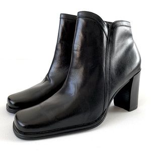 White Mountain Black Leather Boots